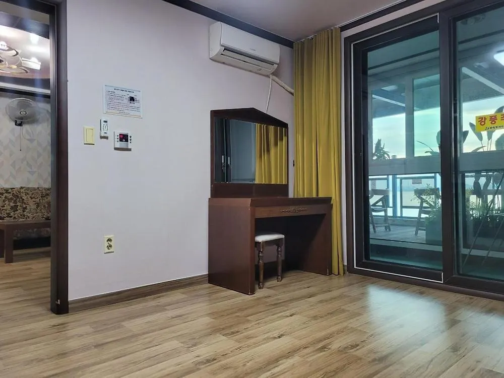 Good Morning Pension At Seonjaedo Beach Incheon Guest house