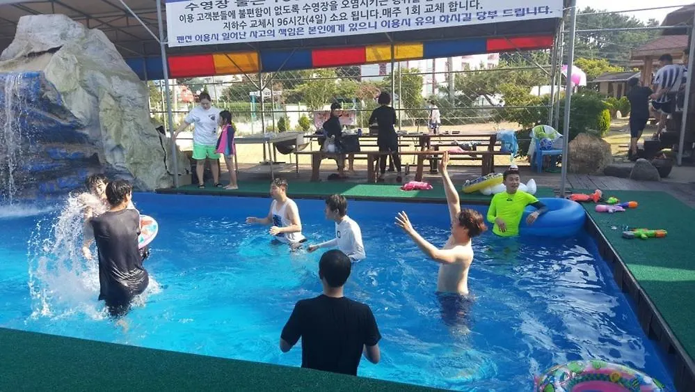 Wisma tamu Good morning pension at Seonjaedo Beach Incheon