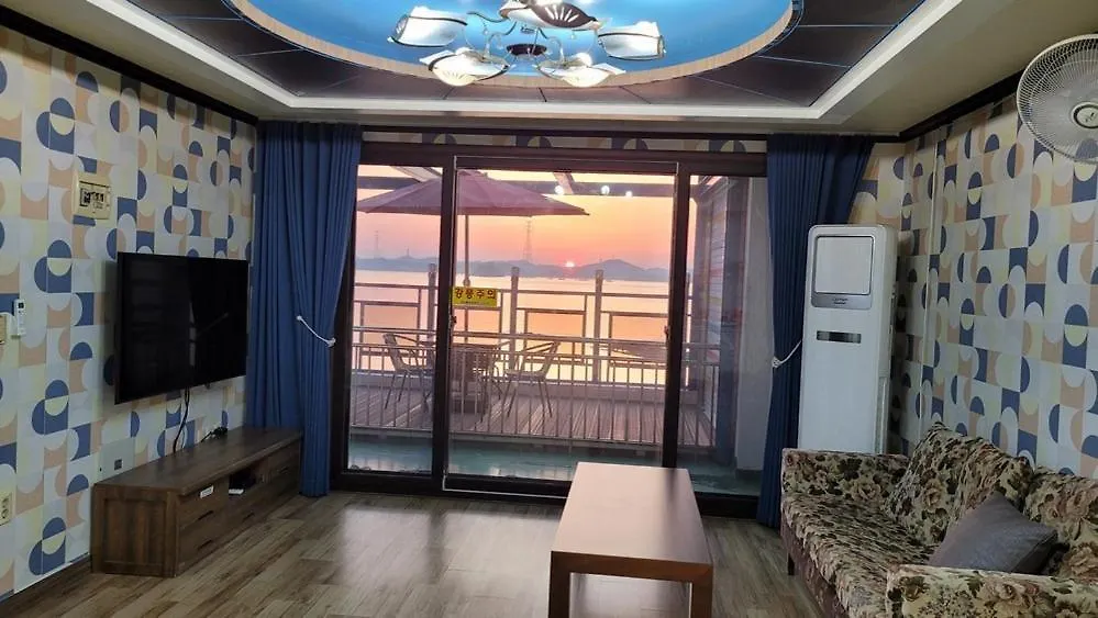Good Morning Pension At Seonjaedo Beach Incheon South Korea