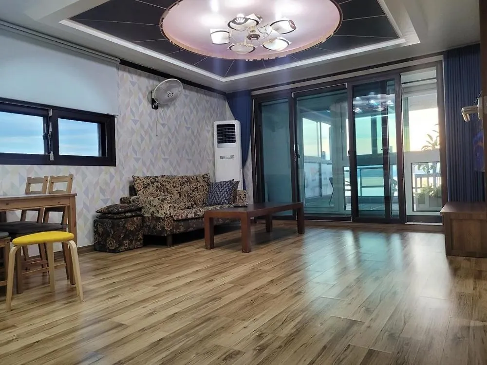 Good morning pension at Seonjaedo Beach Incheon Korsel